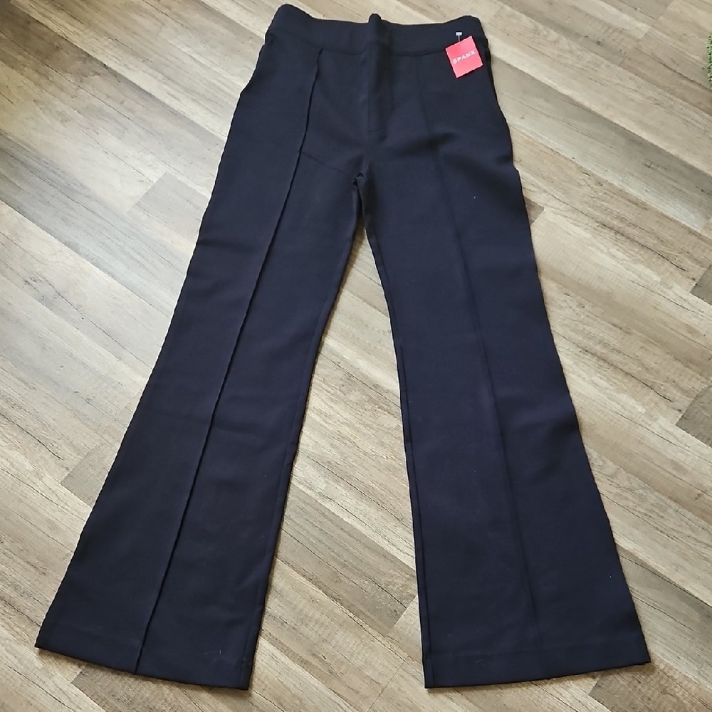 💙✨SPANX Classy Navy Flare Pants✨💙